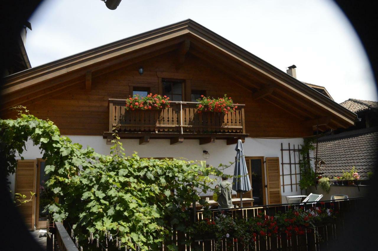 Mansarde Appartement Cornaiano Buitenkant foto